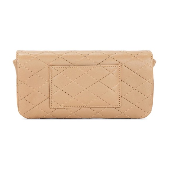 💥💥💥SOLD💥💥💥Yves Saint Laurent Beige Quilted Clutch with Gold Chain - Picture 3 of 15